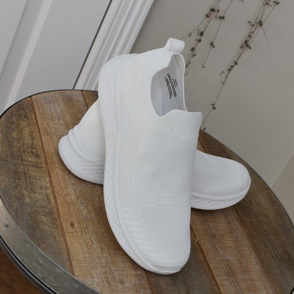 CUSHIONAIRE DORSY Women's Stretch Knit Slip on Sneaker, Shoes - Picture 4 of 6